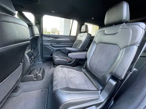 Used 2023 Jeep Grand Cherokee L Laredo AWD/4WD image 25