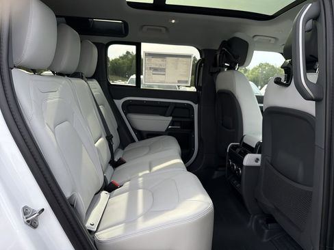 New 2026 Land Rover Defender 110 X-Dynamic SE AWD/4WD image 13