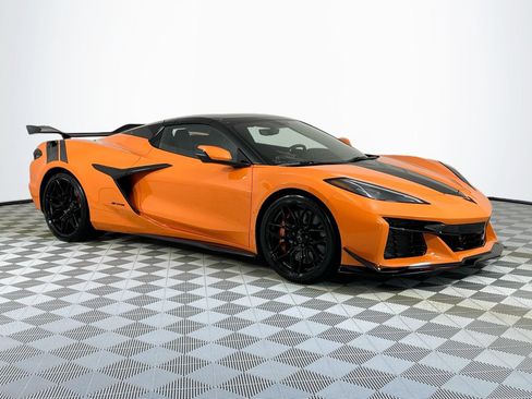 Used 2023 Chevrolet Corvette Z06 w/ Z07 Performance Package RWD image 27