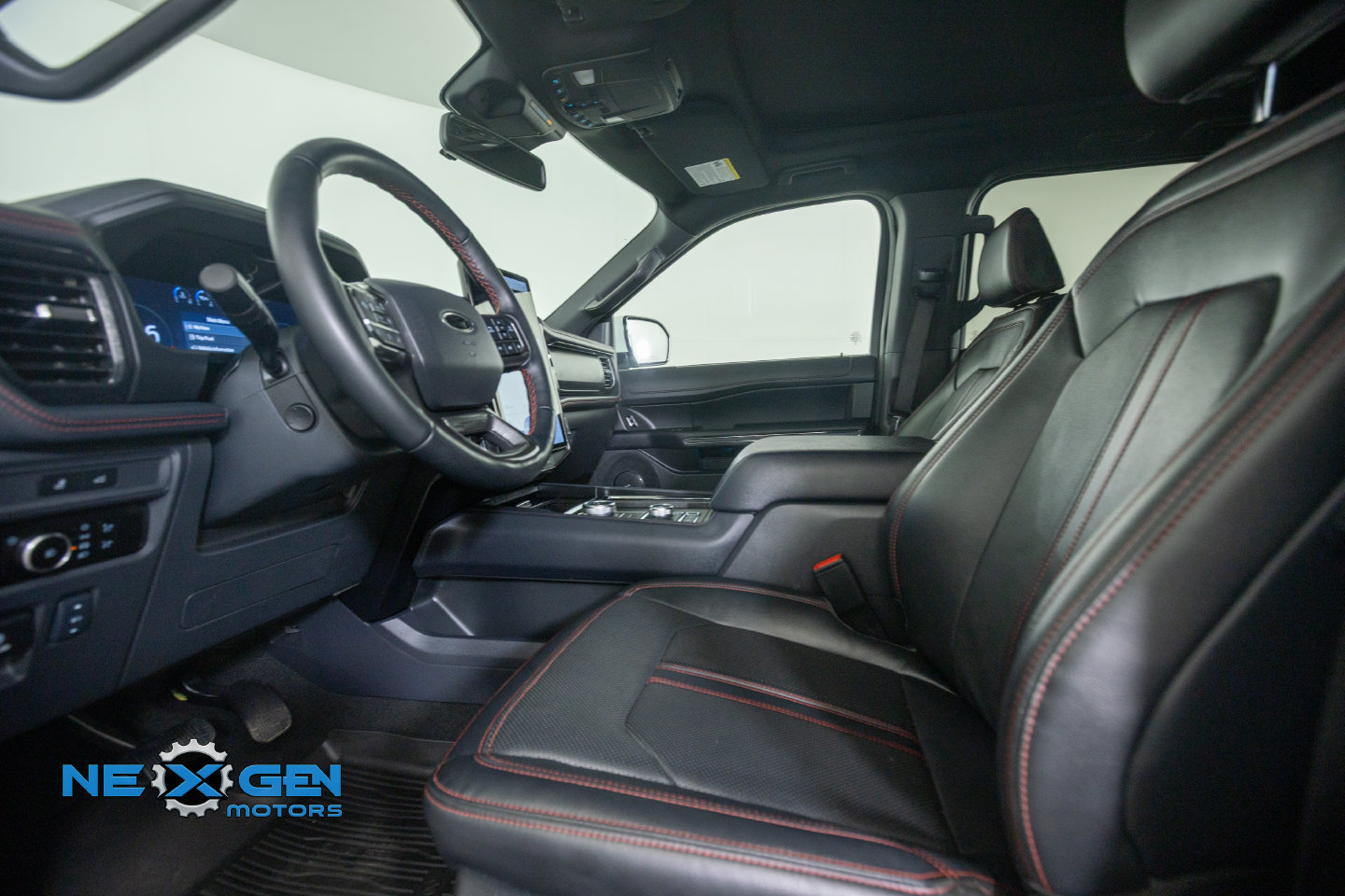 Used 2024 Ford Expedition Max Limited AWD/4WD image 13