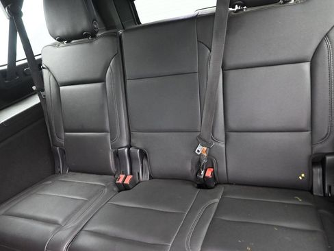 Used 2021 Chevrolet Suburban Z71 w/ Rear Media and Nav Package AWD/4WD image 15