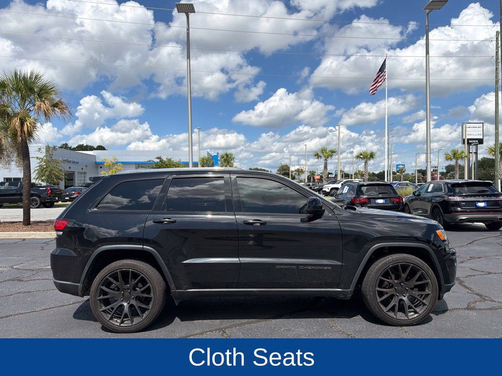 Used 2020 Jeep Grand Cherokee Laredo w/ 18" Wheel & 8.4" Radio Group RWD image 2