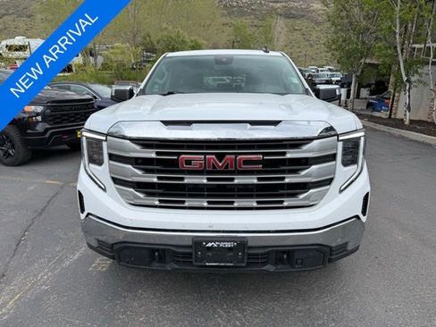 Used 2023 GMC Sierra 1500 SLE w/ X31 Off-Road Package AWD/4WD image 2