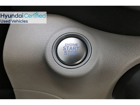 Certified 2025 Hyundai Venue SEL FWD image 30