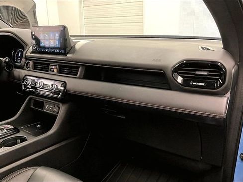 Used 2023 Honda Pilot TrailSport image 16