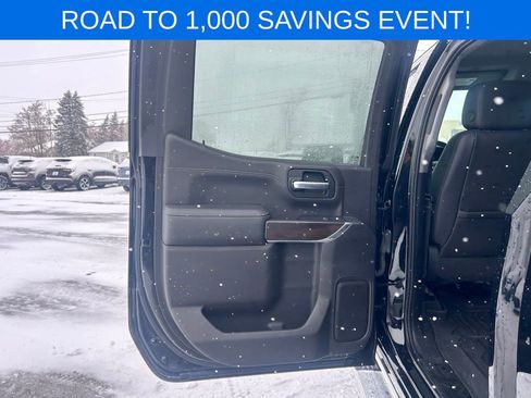 Used 2019 GMC Sierra 1500 SLT w/ SLT Premium Package image 17