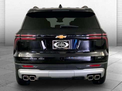 Used 2024 Chevrolet Traverse LT AWD/4WD image 3