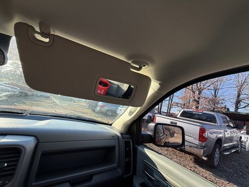 Used 2014 RAM 1500 Express image 20