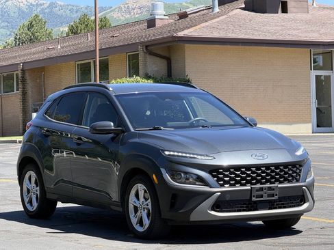 Used 2022 Hyundai Kona SEL w/ Cargo Package FWD image 3