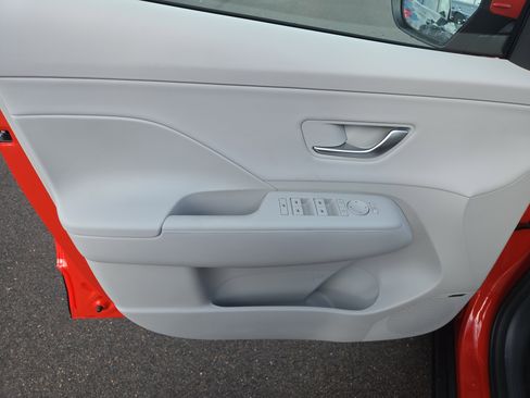 New 2026 Hyundai Kona Limited FWD image 6