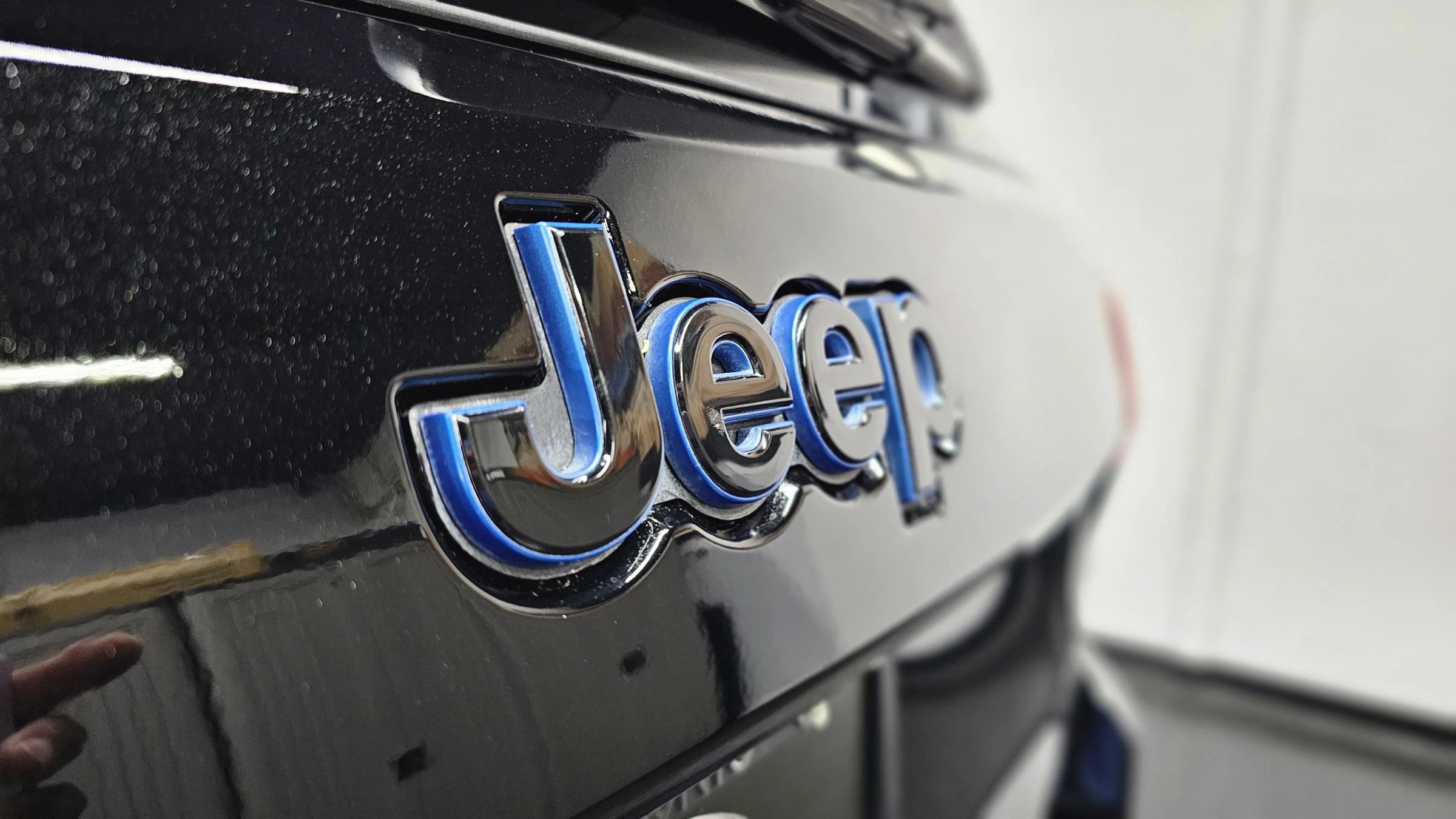Used 2018 Jeep Grand Cherokee Laredo AWD/4WD image 29