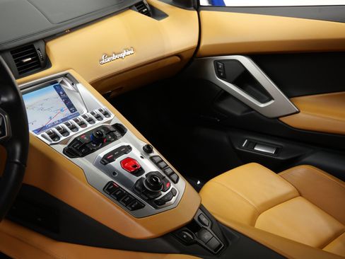 Used 2014 Lamborghini Aventador LP 700-4 image 26