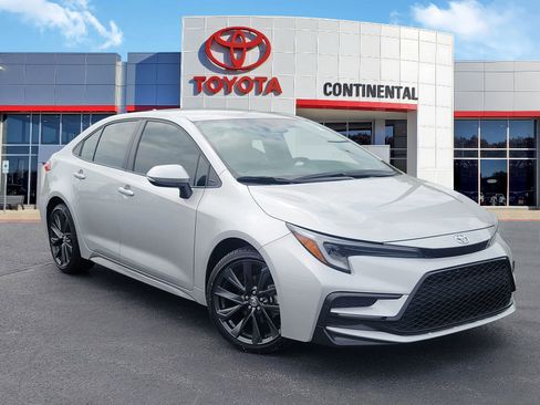 Certified 2025 Toyota Corolla SE FWD image 2