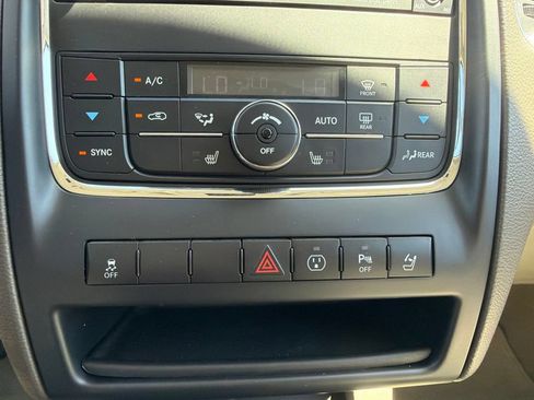Used 2013 Dodge Durango Crew w/ Trailer Tow Group IV AWD/4WD image 37