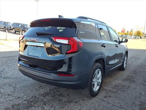 Certified 2022 GMC Terrain SLE w/ Driver Convenience Package image 6