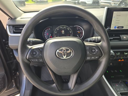 Used 2024 Toyota RAV4 XLE FWD image 29