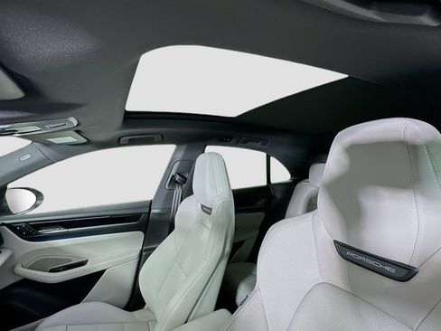 New 2026 Porsche Macan 4S Electric AWD/4WD image 14