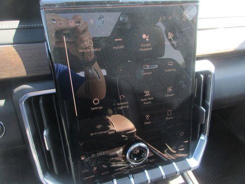 New 2026 GMC Acadia Denali Ultimate AWD/4WD image 19