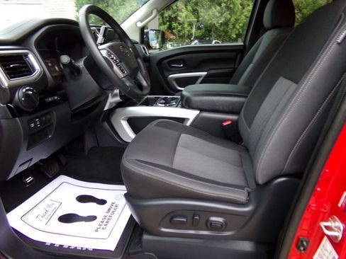 Used 2021 Nissan Titan SV w/ SV Convenience Package image 33