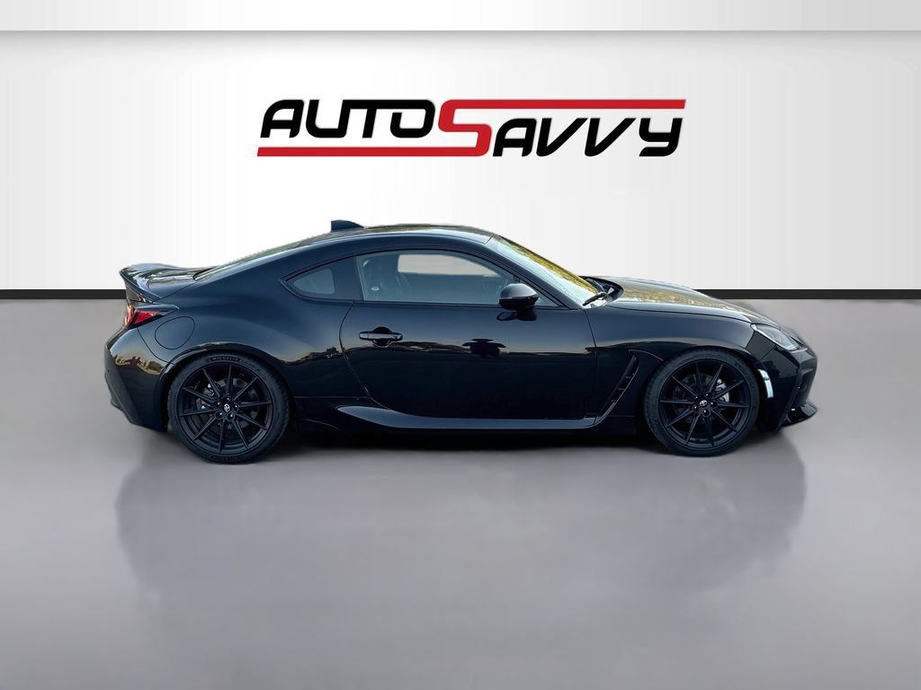 Used 2025 Toyota GR86 Premium w/ ALL Weather Mat Package (TMS) RWD image 8