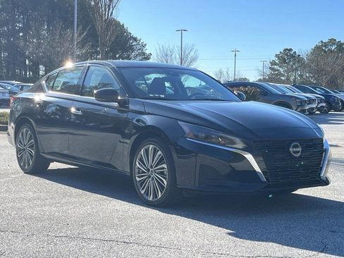 Certified 2025 Nissan Altima 2.5 SL image 26