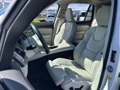 Used 2023 Volvo XC90 T8 Ultimate AWD/4WD image 2