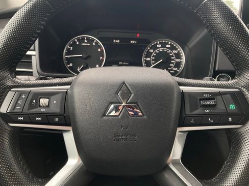 Used 2024 Mitsubishi Outlander SE Black Edition FWD image 14
