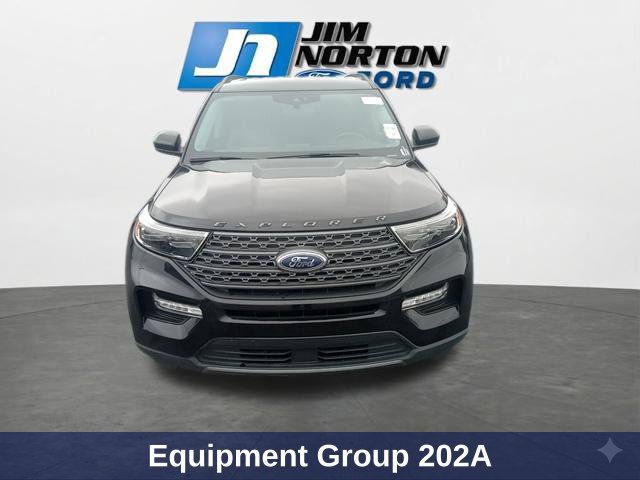 Used 2024 Ford Explorer XLT w/ Equipment Group 202A AWD/4WD image 3