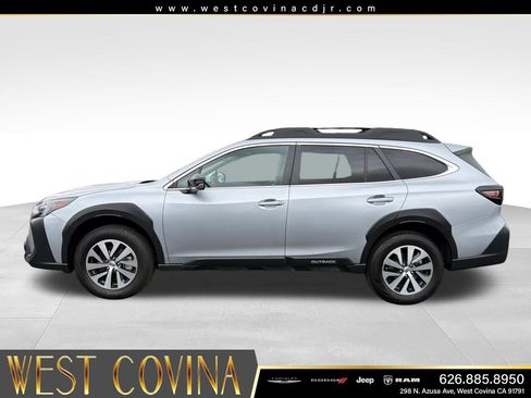 Used 2025 Subaru Outback Premium AWD/4WD image 4