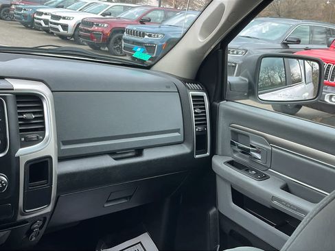 Used 2020 RAM 1500 Classic SLT image 26