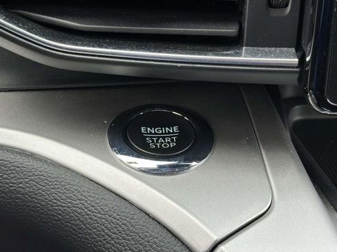 Used 2022 Ford Explorer XLT w/ Equipment Group 202A image 21