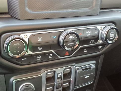 Used 2022 Jeep Gladiator Sport AWD/4WD image 30