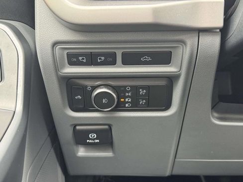 Certified 2022 Ford F150 XLT w/ Equipment Group 302A High image 19