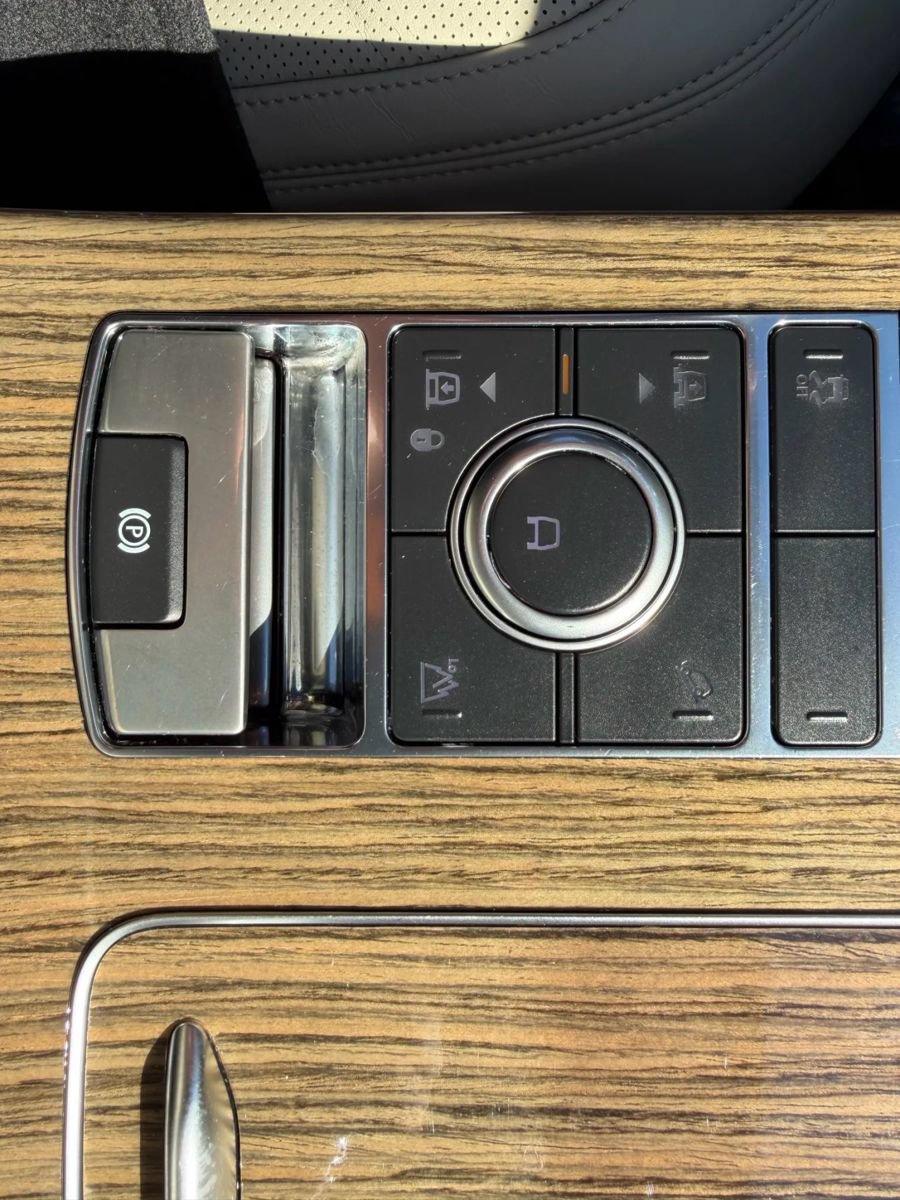 Used 2019 Land Rover Range Rover HSE AWD/4WD image 19