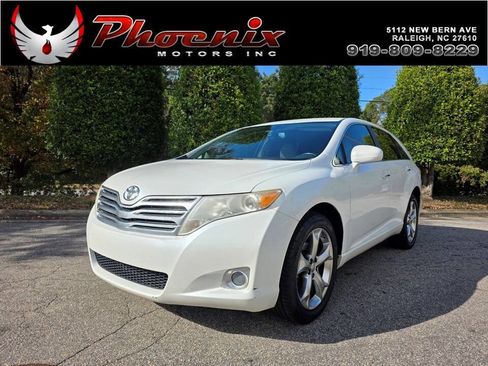 Used 2010 Toyota Venza image 1