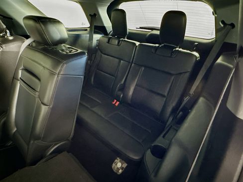 Used 2024 Ford Explorer XLT w/ Equipment Group 202A image 28