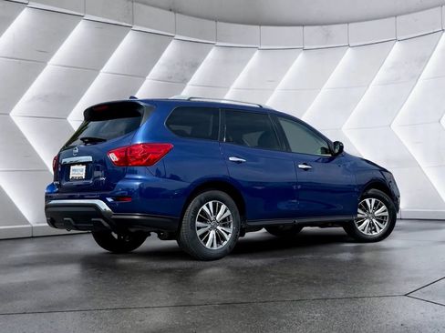 Used 2019 Nissan Pathfinder SV FWD image 8