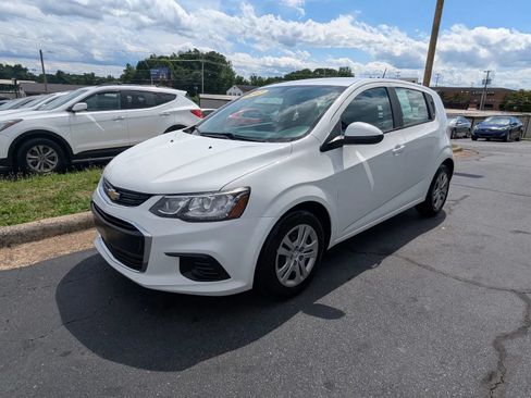 Used 2017 Chevrolet Sonic LT FWD image 3