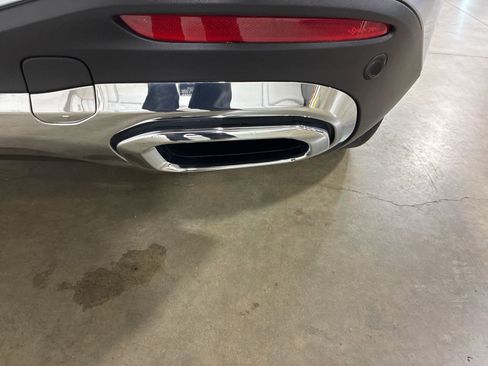 Used 2025 Mercedes-Benz GLE 450 4MATIC w/ AMG Line Exterior image 7