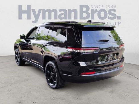 Used 2023 Jeep Grand Cherokee L Laredo AWD/4WD image 5