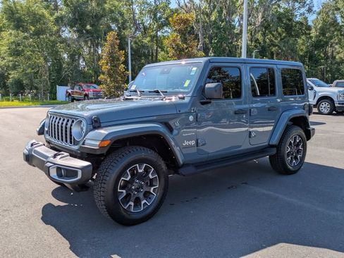 Used 2024 Jeep Wrangler Unlimited Sahara AWD/4WD image 8