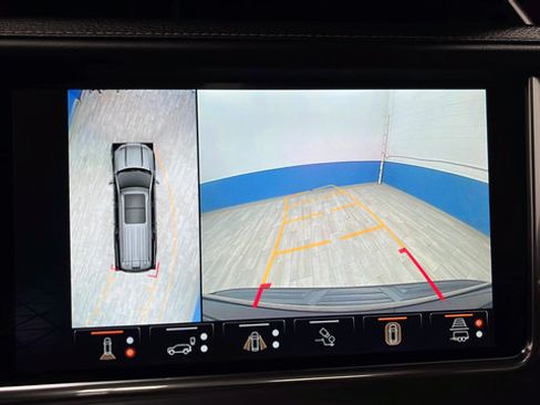 Used 2023 GMC Yukon XL Denali Ultimate AWD/4WD image 14