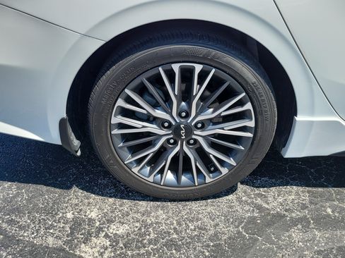 Used 2022 Kia Forte GT-Line w/ GT-Line Premium Package FWD image 7