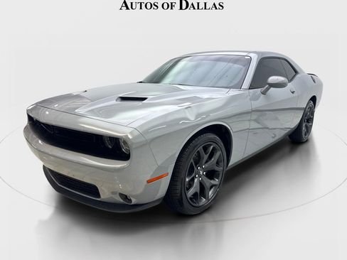 Used 2020 Dodge Challenger SXT w/ Blacktop Package RWD image 2