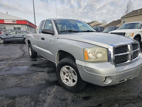 Used 2007 Dodge Dakota SLT image 4