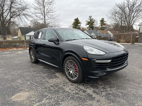 Used 2016 Porsche Cayenne GTS image 3