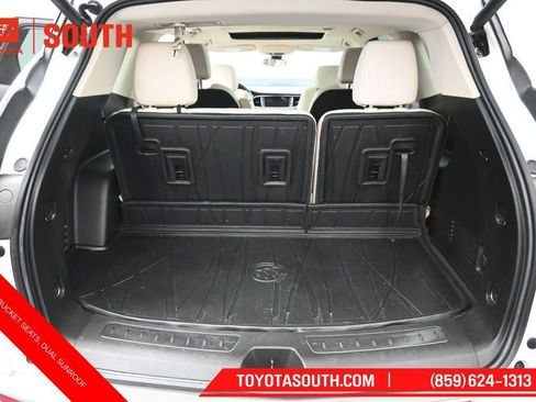 Used 2023 Buick Enclave Essence w/ Experience Buick Package AWD/4WD image 28
