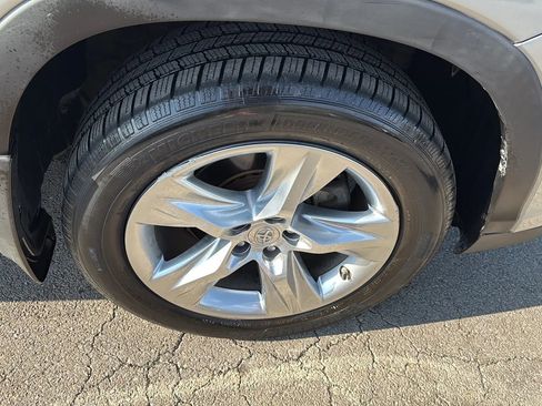 Used 2015 Toyota Highlander Limited image 29