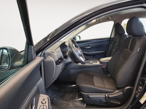 Used 2025 Nissan Sentra SV w/ All-Weather Package FWD image 23