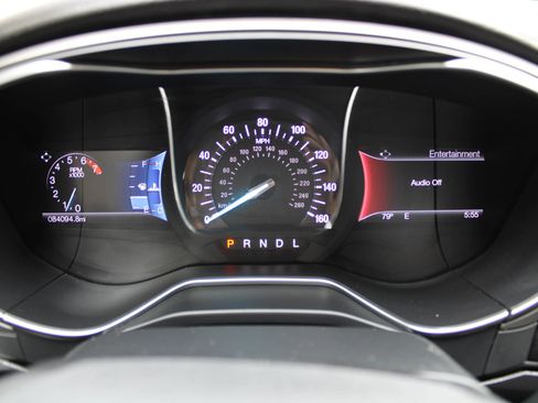 Used 2017 Ford Fusion SE w/ Fusion SE Technology Package FWD image 8